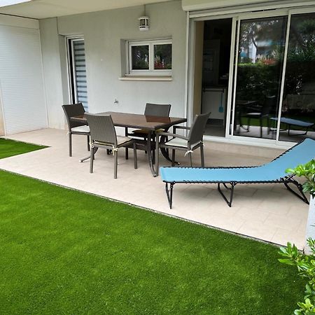 Saint-Raphael, Boulouris, F2 Dans Belle Residence 3 Piscines, Proche Bord De Mer Exterior photo