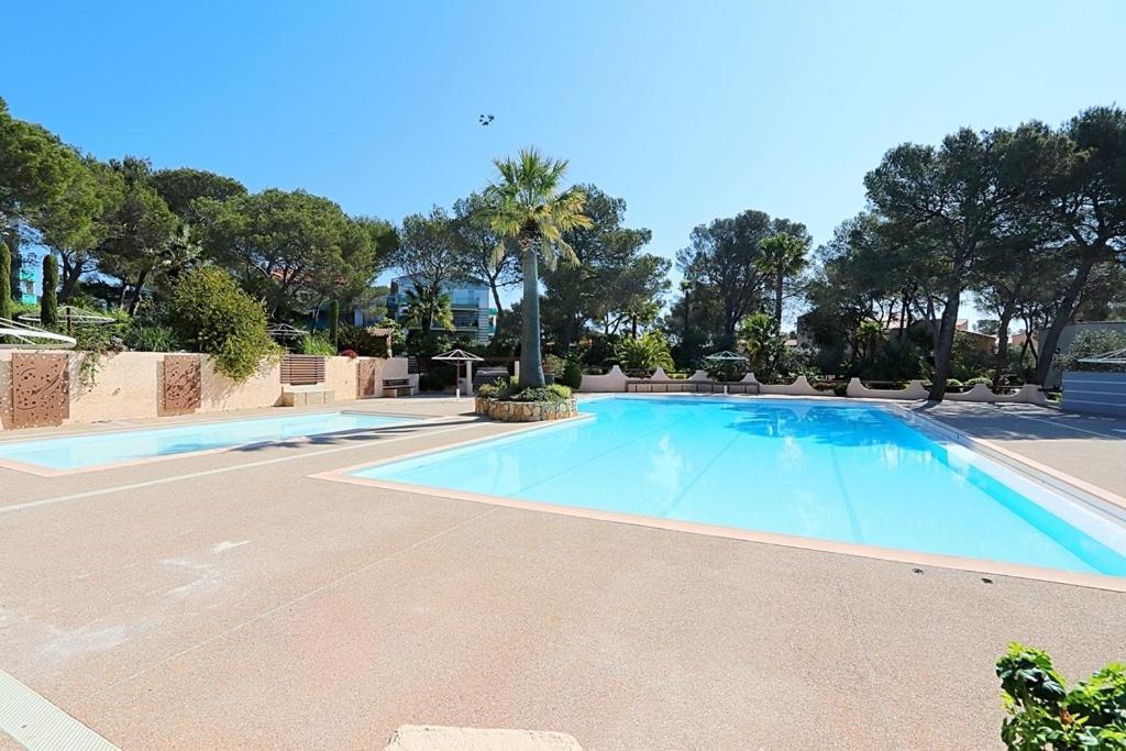 Saint-Raphael, Boulouris, F2 Dans Belle Residence 3 Piscines, Proche Bord De Mer Exterior photo