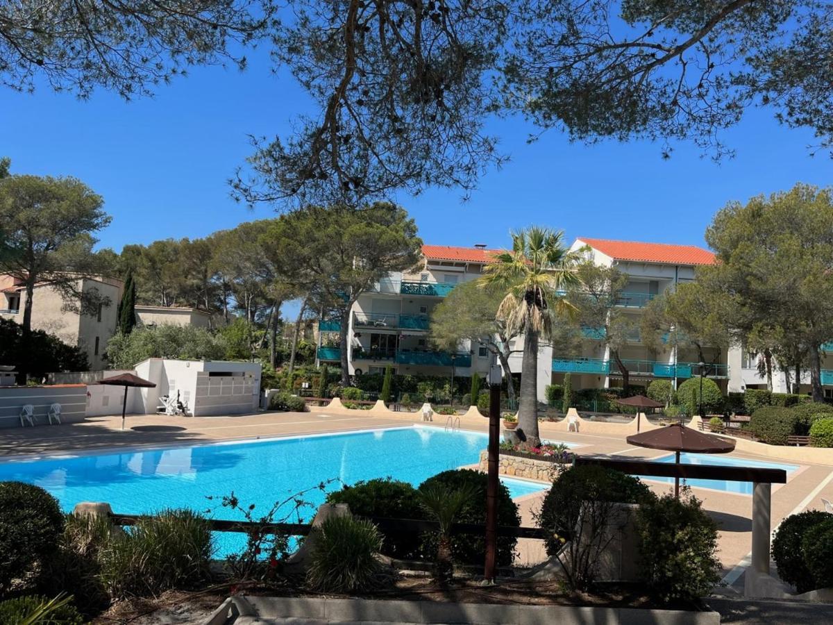 Saint-Raphael, Boulouris, F2 Dans Belle Residence 3 Piscines, Proche Bord De Mer Exterior photo
